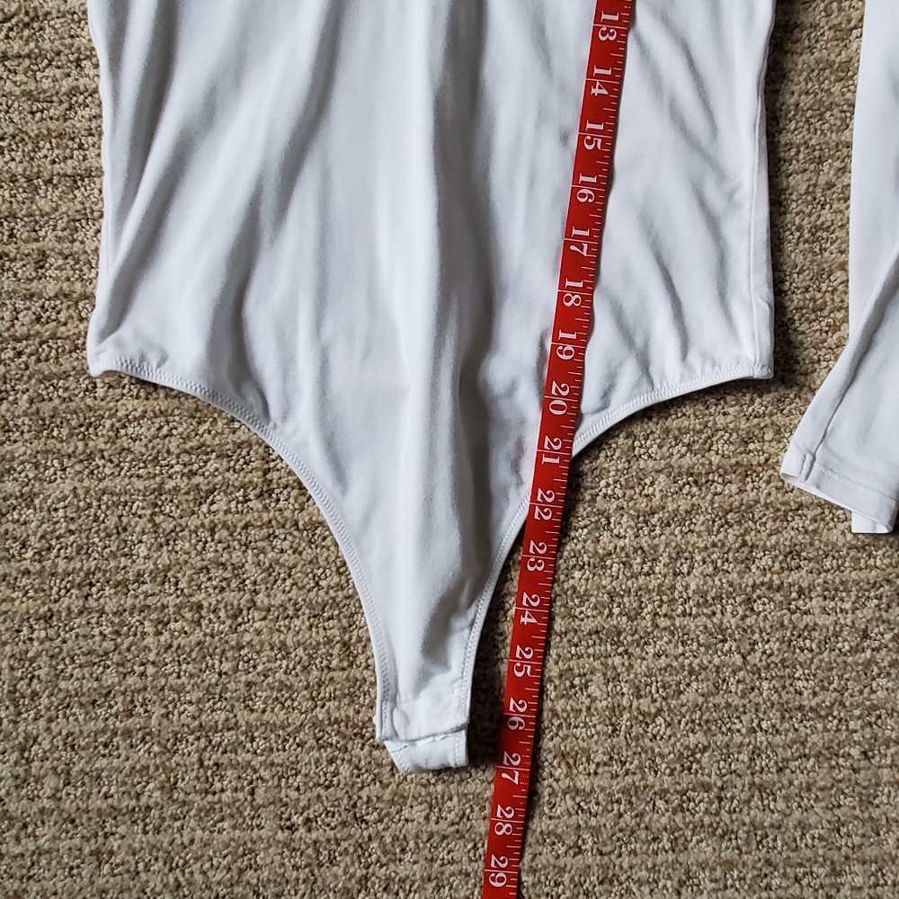 🌟 Everlane The Long-Sleeve Supima V-Neck Bodysuit with Thong Bottom, White (S)* - Picture 12 of 14
